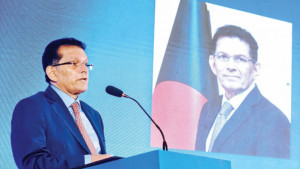 বিনিয়োগে আস্থা ফেরাতে স্থিতিশীলতার বার্তা ঢাকার