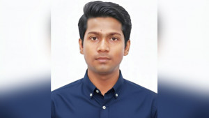 পরিবর্তনশীল ভাষাভুবনে ব্যক্তিত্ব যেন শুধু রোগের উপসর্গ