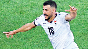 অভিষেক রাঙালেন আয়মেন