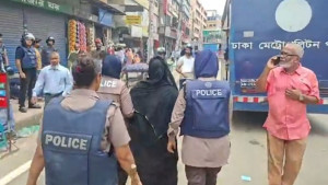 শ্রমিক-পুলিশ পাল্টাপাল্টি ধাওয়া, গ্রেপ্তার ২৯