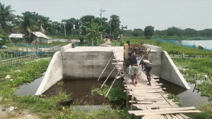 সাড়ে ৩৩ লাখ টাকার কালভার্টে সংযোগ নেই