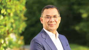 পররাষ্ট্রনীতির প্রথম পরীক্ষা