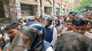 বংশালে মোখলেছিন হত্যাচেষ্টা মামলায় গ্রেপ্তার ইনু ও মেনন