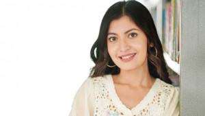মিষ্টি হাসির সাদনিমা