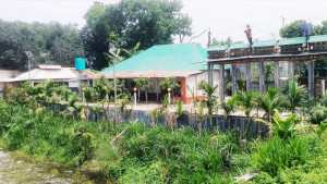 সরকারি জমি ও পুকুর দখল করে চেয়ারম্যানের পার্ক ও বৈঠকখানা