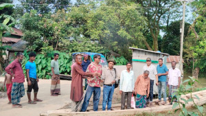 হাওরে শিক্ষার্থীদের নিরাপদ যাতায়াতে নৌকা উপহার