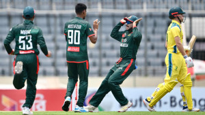 মিরপুরে বৃষ্টি, খেলা বন্ধ