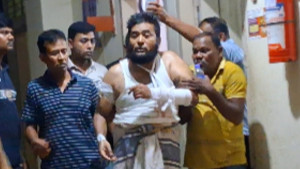 হাতীবান্ধায় আসামির দায়ের কোপে আহত দুই পুলিশ সদস্য