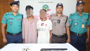 চট্টগ্রামে অস্ত্রসহ দুই যুবক গ্রেপ্তার