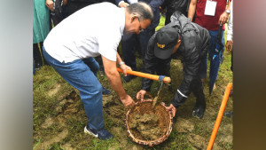 বাবার স্মৃতিবিজড়িত ‘পাতলী খাল’ পুনঃখননের উদ্বোধন করলেন প্রধানমন্ত্রী 