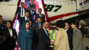 চীনের দালিয়ানে পৌঁছেছেন প্রধানমন্ত্রী