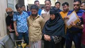 হাসপাতালে রোগীকে মাদক চালান দিতে গিয়ে ১৭ হাজার ইয়াবাসহ স্বামী-স্ত্রী আটক