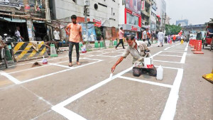 রাজধানীতে হকার ছয় লাখ, বসার ব্যবস্থা ৪ হাজারের