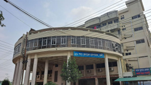 ফেনীতে কাভার্ডভ্যানের ধাক্কায় ট্রাকের চালক-হেলপার নিহত