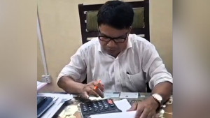 ‘ঘুষ নেওয়ার’ ভিডিও ভাইরাল: সেই প্রকল্প বাস্তবায়ন কর্মকর্তাকে বদলি