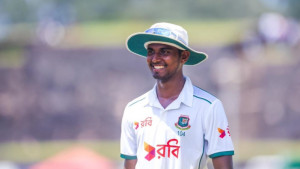ইংলিশ কাউন্টিতে দল পেলেন হাসান