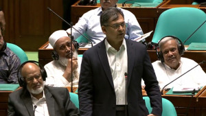 দখল করা ব্যাংক বেদখল হয়ে যাবে, এই যাতনা আমরা বুঝি: স্বরাষ্ট্রমন্ত্রী