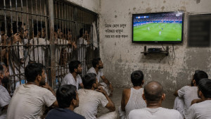 বিশ্বকাপে রাতের ম্যাচ যে কারণে দেখতে পারেন না কারাবন্দিরা