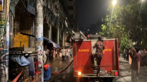 কাঁটাবনে বহুতল ভবনের আগুন নিয়ন্ত্রণে, দুজনের মৃত্যু