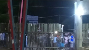 আবাসিক হলে শিক্ষার্থীর মরদেহ উদ্ধার, উত্তেজনা-ভাঙচুর