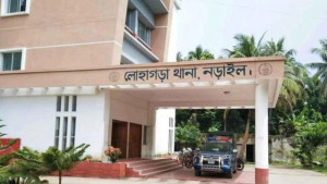 টিকটকে আসক্ত স্ত্রীকে হত্যার অভিযোগে স্বামী আটক