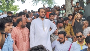 বেনাপোলে নাসীরুদ্দীন পাটওয়ারীর গাড়িবহরে হামলার অভিযোগ