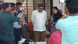 স্বাস্থ্যমন্ত্রীর ঝটিকা সফর, হাসপাতালের উপ-পরিচালক প্রত্যাহার
