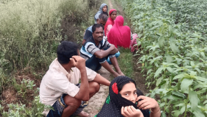 শূন্যরেখায় ‘অনিশ্চিত’ রাত কাটবে নারী-শিশুসহ ১২ জনের