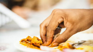 হজমশক্তি বাড়ায় খাওয়ার সময়ের যেসব অভ্যাস