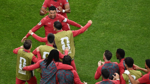 রোনালদোর ডাবলে প্রথমার্ধে বড় লিড পর্তুগালের 