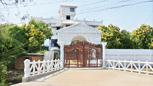 ইয়াবায় গড়া তাদের পাকা ঘর খাসা