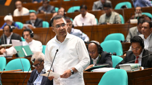 কালো টাকা সাদা করার বিধান প্রত্যাহারসহ বিভিন্ন খাতে কর কমানোর আহ্বান প্রধানমন্ত্রীর