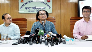 ৬ বিষয়ের অনার্স কোর্স বাতিলের খবরে গুরুত্ব না দেওয়ার আহ্বান তথ্য উপদেষ্টার