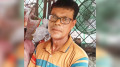 সংসার নিয়ে টিকে থাকার লড়াই চা দোকানি মুকুলের