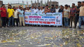 সড়কে ডিম ভেঙে ন্যায্যমূল্যের দাবি  খামারিদের