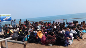 সাগরপথে পাচারকালে ট্রলার থেকে ১৫৩ জন উদ্ধার