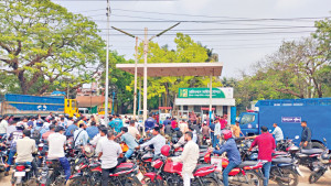 তিন কারণে পেট্রোল, অকটেন সংকট