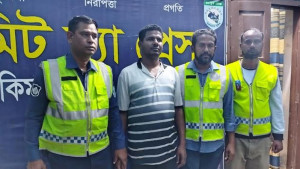 এসপির গাড়ি আটকিয়ে মব সৃষ্টি, কারাগারে বাসচালক
