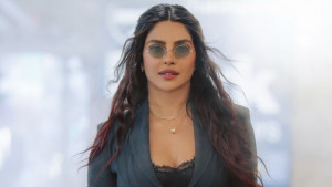 নতুন অ্যাডভেঞ্চারের খোঁজে দেশে ফিরলেন প্রিয়াঙ্কা