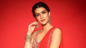 সেরা অভিনেত্রীর পুরস্কার পেয়েও বিব্রত কৃতি
