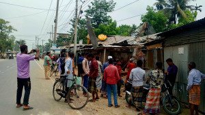 ‘হাওয়া মেশিন’ বিস্ফোরণে উড়ে গেছে দোকান, আহত ১