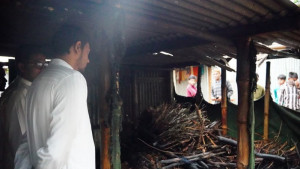 ছাত্রশক্তির সেই নেতার গ্রামের বাড়িতে আগুন