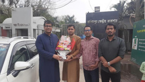 ৩ মাস পর কারামুক্ত হলেন সাংবাদিক আনিস আলমগীর