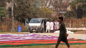ছাত্রদলের ইফতারে প্রক্টরের গাড়ি ও অ্যাম্বুলেন্স ব্যবহার