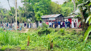 ভিডিও বানানো নিয়ে সংঘর্ষে জড়ালো দু’দল গ্রামবাসী, আহত ৩০  