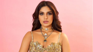 পণ্য দশগুণ বেশি দামে বিক্রি, ভূমির জবাবে অসন্তুষ্ট সাধারণ জনতা