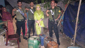 মুদিদোকানির বাড়িতে মিলল ৩৭০ লিটার জ্বালানি তেল