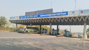ঢাকা-টাঙ্গাইল-যমুনা সেতু মহাসড়কে যানবাহনের চাপ