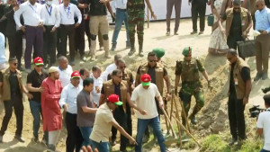 মাটি কেটে 'খাল খনন কর্মসূচি' উদ্বোধন করলেন প্রধানমন্ত্রী