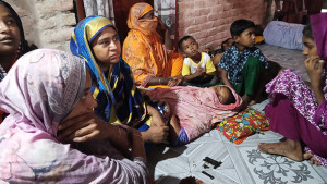 দুই মেয়ে, মা ও শাশুড়িকে হারিয়ে বাকরুদ্ধ পরিবার